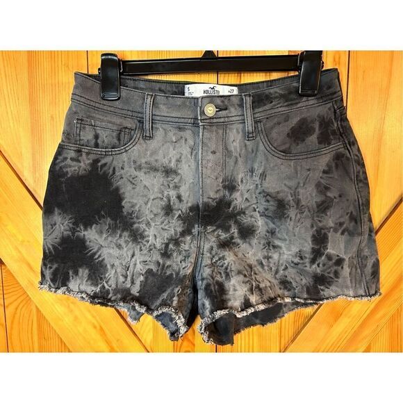 Hollister Curvy High Rise Mom Shorts 3” Inseam Size 5/27 Tie-Dye Design￼(3860) - Picture 1 of 4